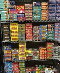 Sports Card LIQUIDATION- 50 VINTAGE SPORTS CARDS IN UNOPENED PACKS