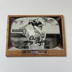 2004 Bowman Heritage Magglio Ordonez White Sox Black and White Parallel Card #25