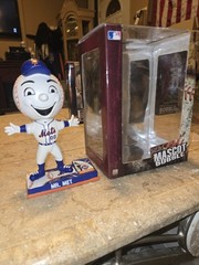 MR MET New York Mets Mascot 2008 Bobble head Foco Forever Collectibles Shea Mrs