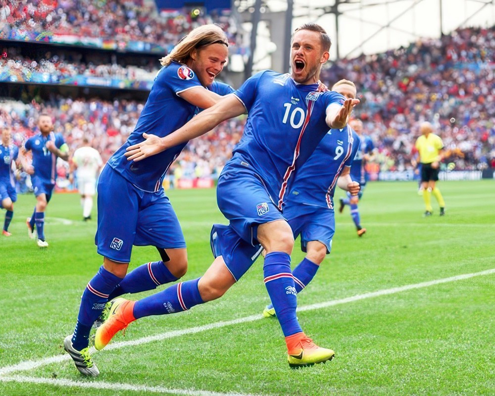 Gylfi Sigurdsson Iceland Hungary Europeans 8×10 Photo Print Soccer Poster