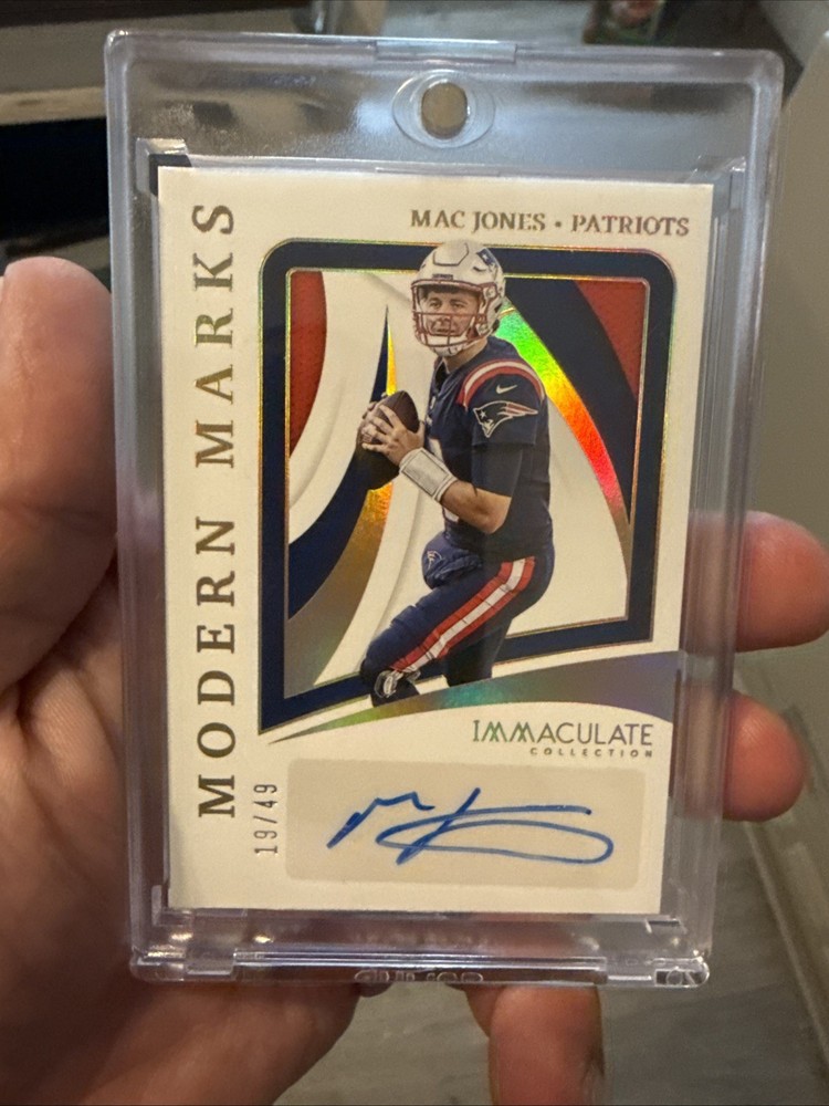 Mac Jones 2022 Immaculate Modern Marks Auto 19/49 New England Patriots