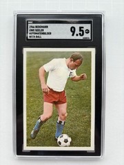 1966 Uwe Seeler Bergmann Automatenbilder Fußball Bundesliga w/ball SGC 9.5