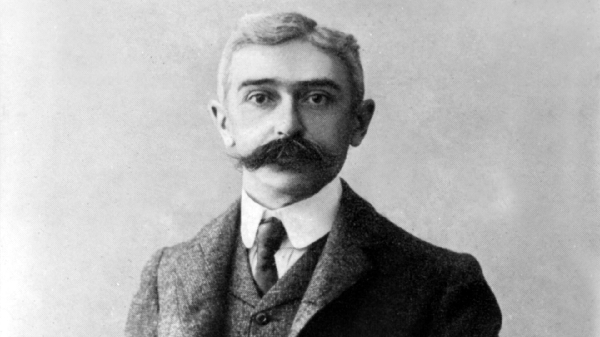 На Западе взяли интервью у Кубертена, который умер 86 лет назад. Чего? На Западе взяли интервью у Кубертена, который умер 86 лет назад. Чего?