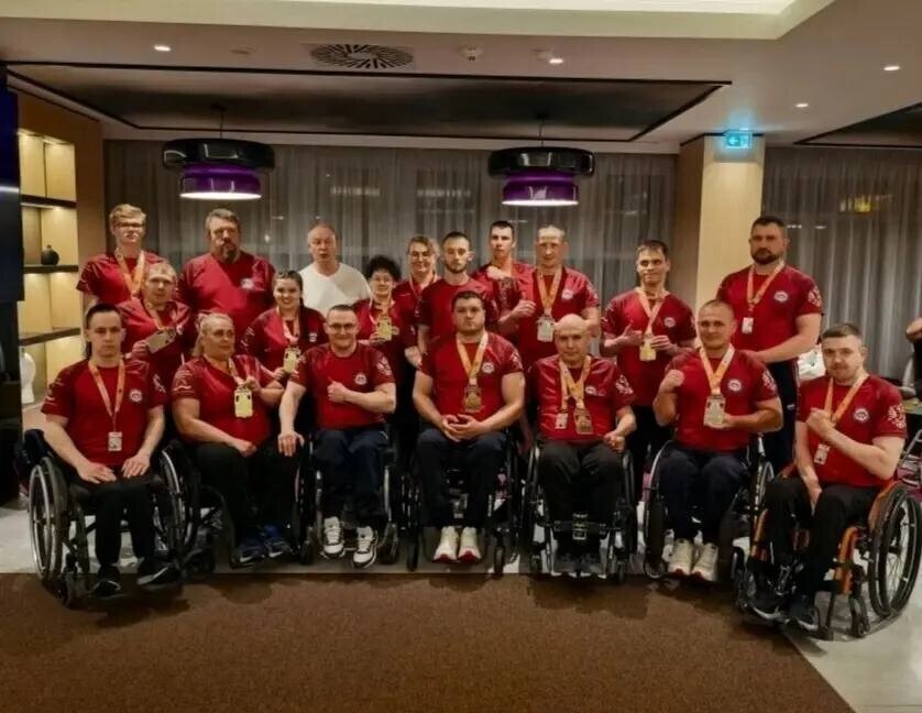 Украинцы сбежали с пьедестала чемпионата Европы из-за гимна России. И были наказаны Украинцы сбежали с пьедестала чемпионата Европы из-за гимна России. И были наказаны