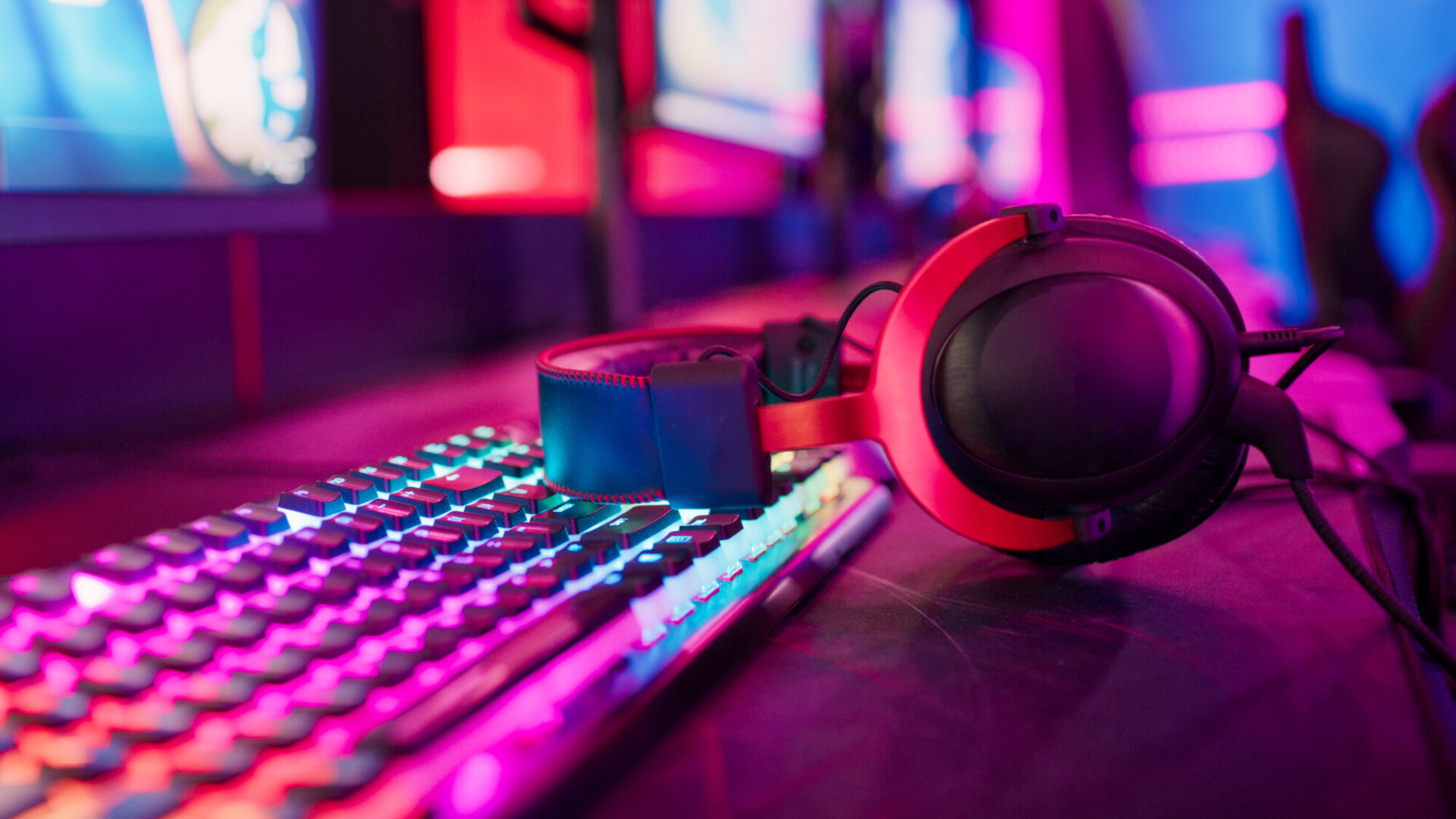 Два россиянина в составе Falcons стали победителями IEM Cologne Major 2026 по CS2 Два россиянина в составе Falcons стали победителями IEM Cologne Major 2026 по CS2
