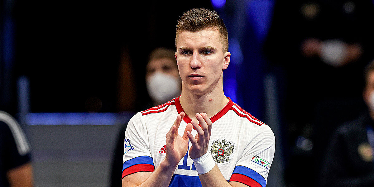 Чишкала с российским флагом отпраздновал победу в футзальной Лиге чемпионов Чишкала с российским флагом отпраздновал победу в футзальной Лиге чемпионов