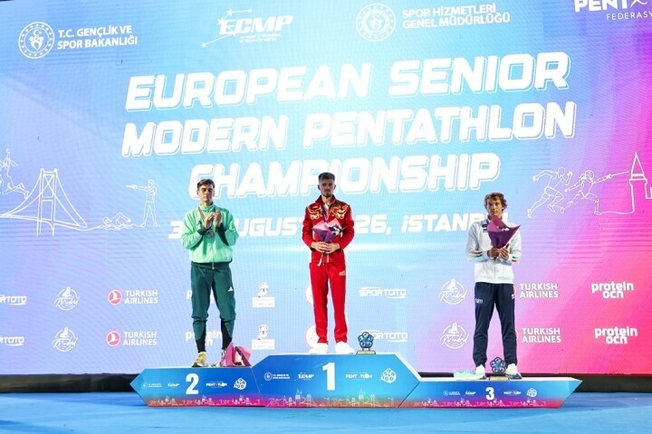 Большой триумф России на чемпионате Европы. Наш Егор победил всех с флагом и гимном! Большой триумф России на чемпионате Европы. Наш Егор победил всех с флагом и гимном!