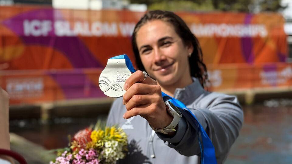 Красавица-чемпионка отказалась бросить Россию. И вошла в историю на чемпионате мира!