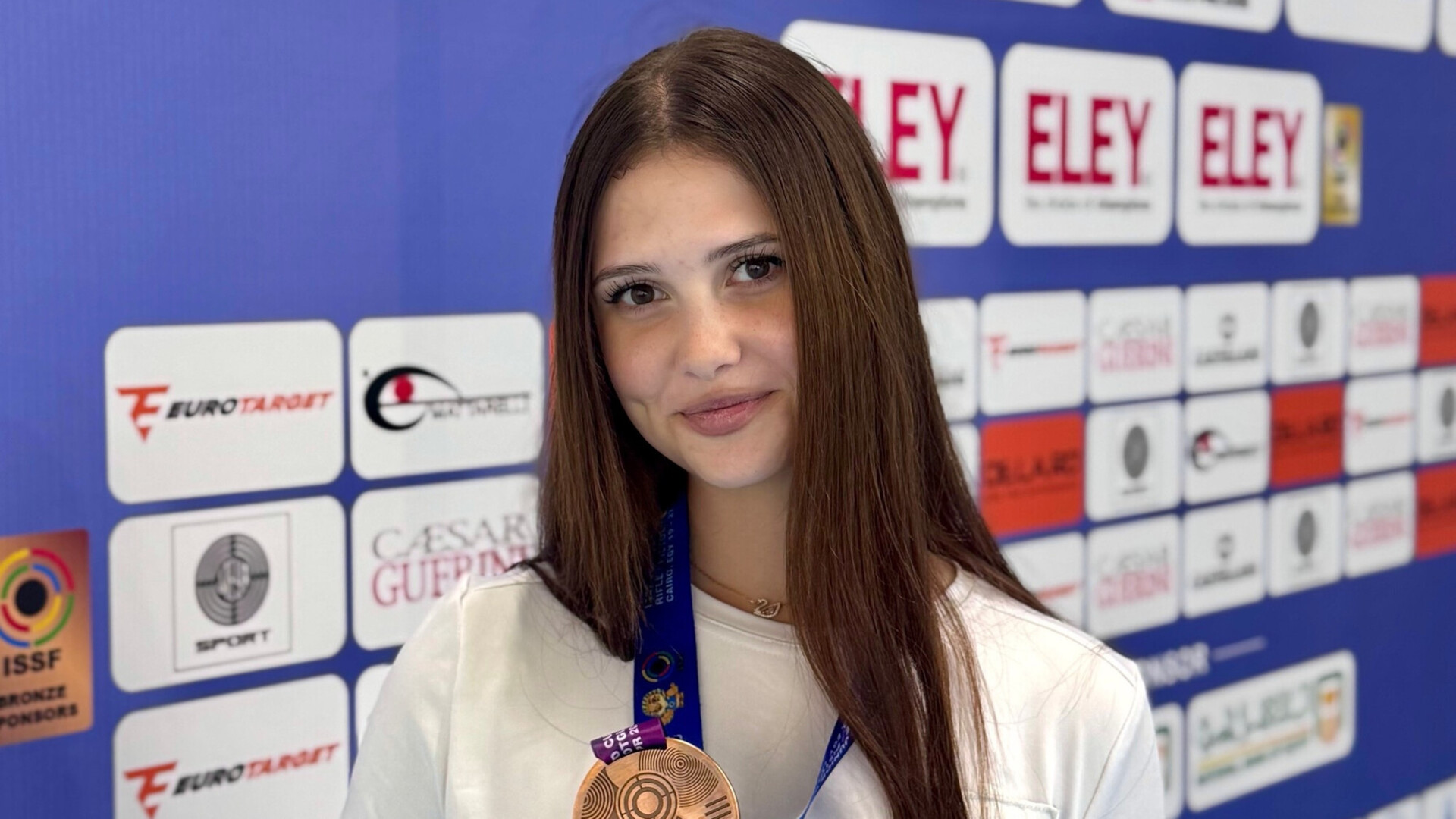 Россиянка Самофалова выиграла бронзу чемпионата мира среди юниоров по стрельбе Россиянка Самофалова выиграла бронзу чемпионата мира среди юниоров по стрельбе