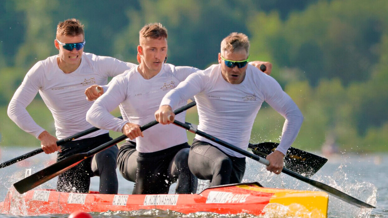 Россияне завоевали серебро чемпионата мира в заезде каноэ‑четверок Россияне завоевали серебро чемпионата мира в заезде каноэ‑четверок