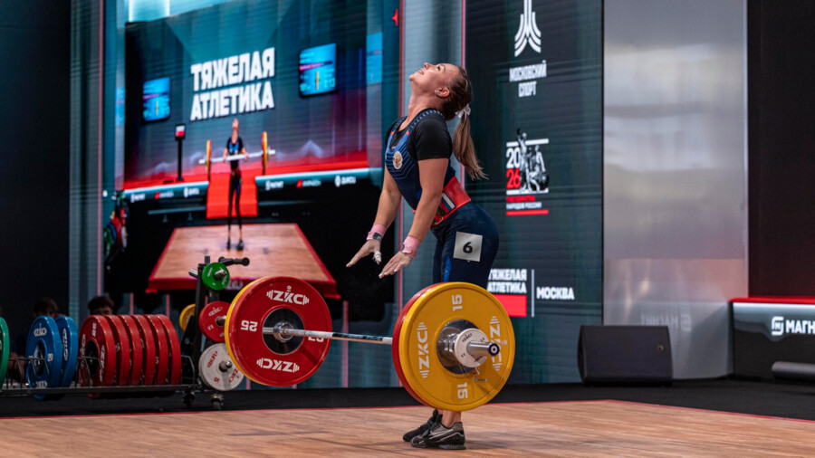 Российскую чемпионку позвали замуж прямо на пьедестале. Кристина ответила «да» Российскую чемпионку позвали замуж прямо на пьедестале. Кристина ответила «да»