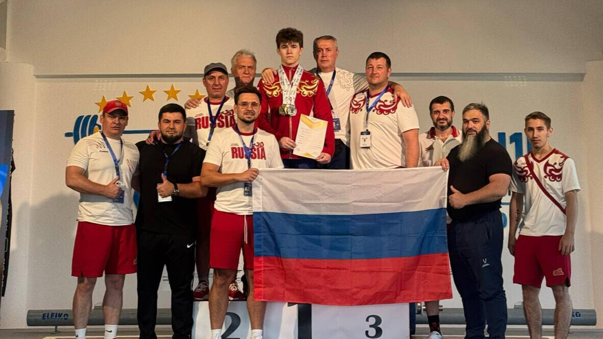 Российский тяжелоатлет Курочкин завоевал золото юношеского ЧЕ Российский тяжелоатлет Курочкин завоевал золото юношеского ЧЕ