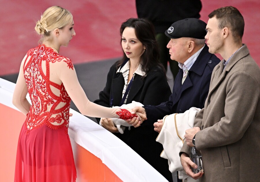 Провалившаяся чемпионка России вернулась к Плющенко. Последний шанс спасти карьеру?